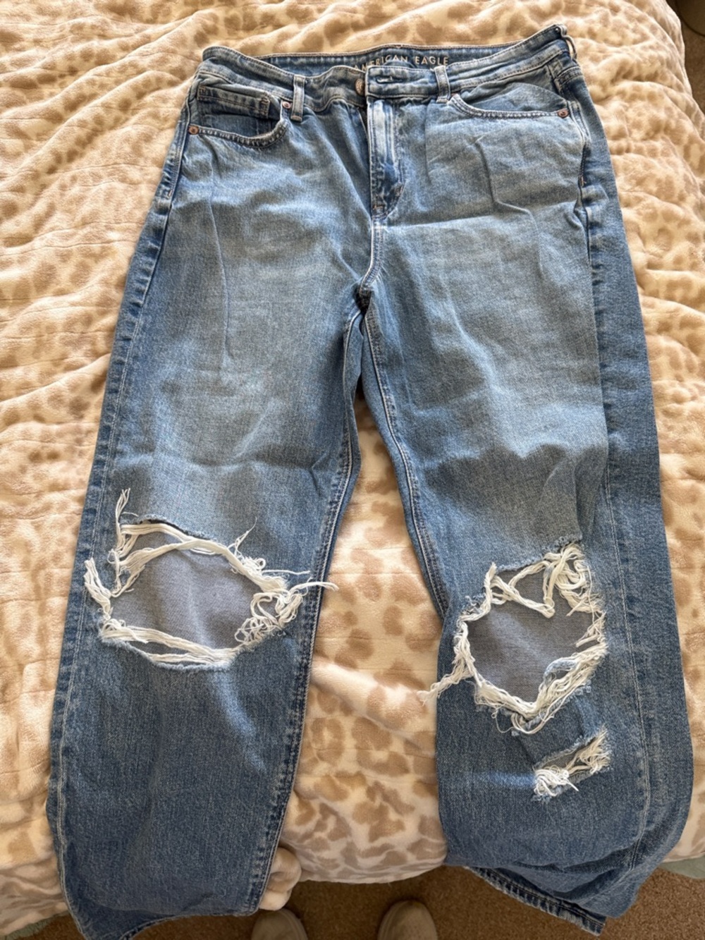American Eagle Outfitters Mom jeans